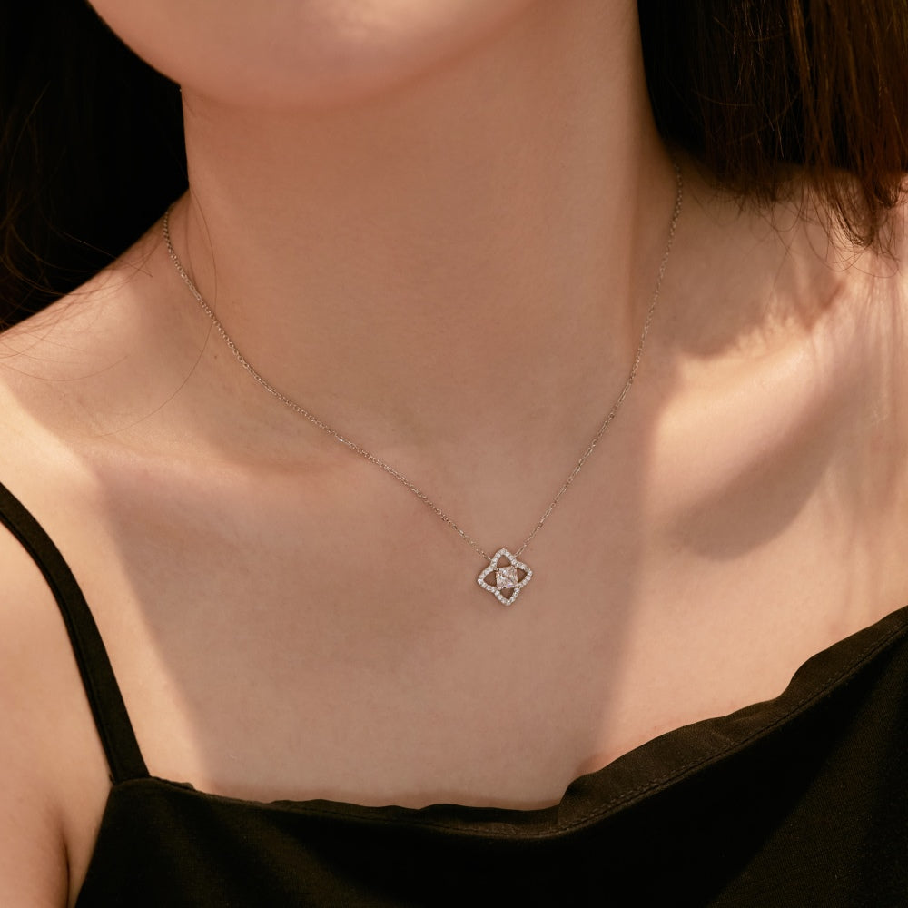 [LUXE]Exquisite Flower Shape Princess Cut Necklace