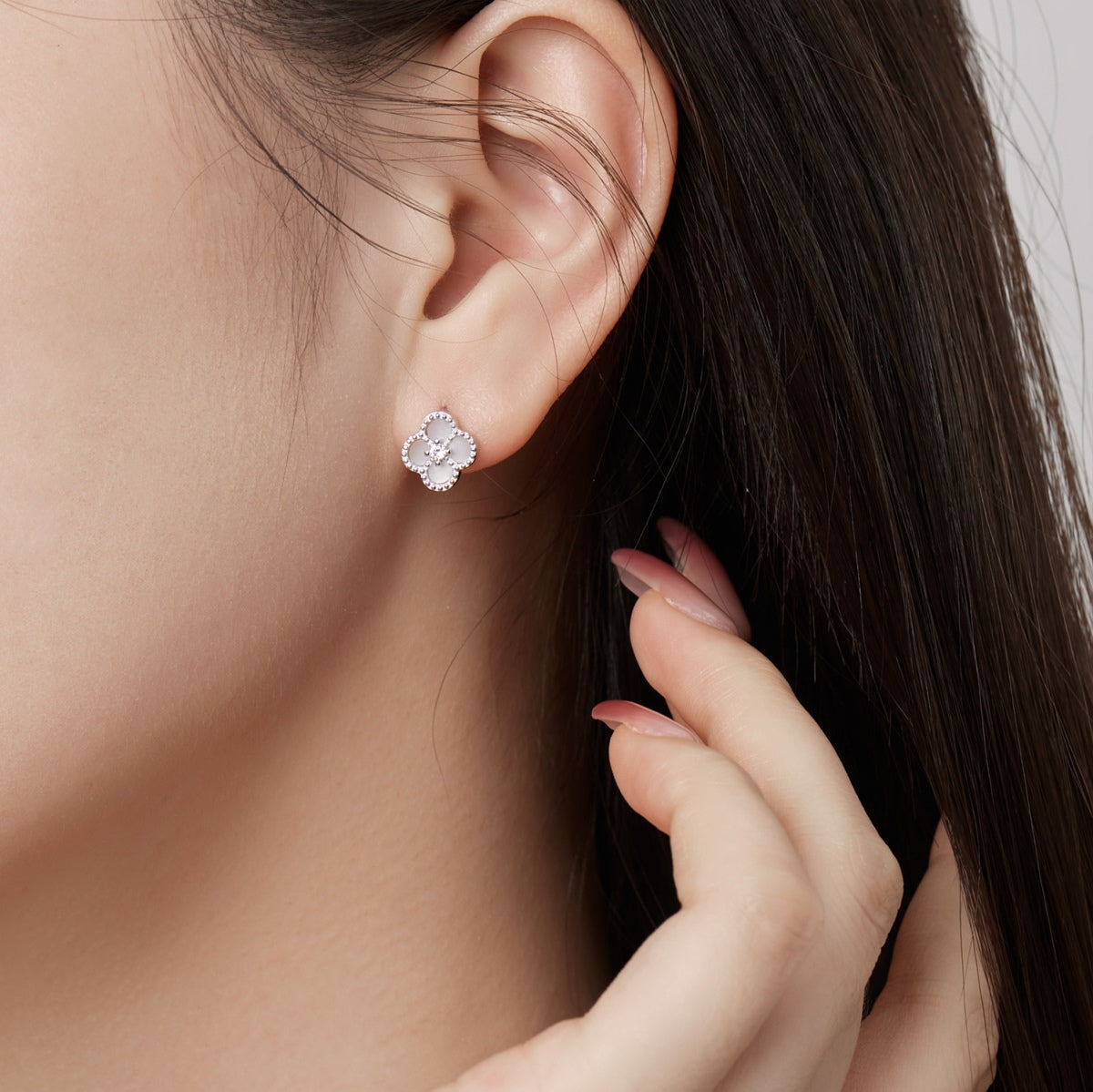 [LUXE]Four-Leaf Clover Flower Shape Exquisite Earrings