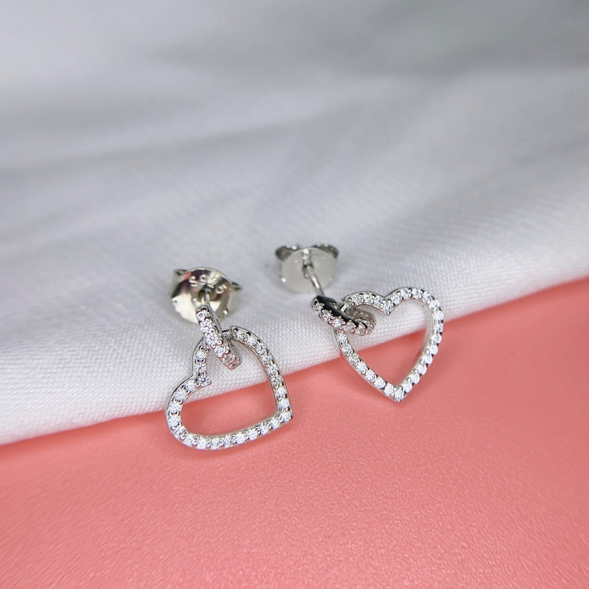 [LUXE]Dainty Heart Shape Earrings