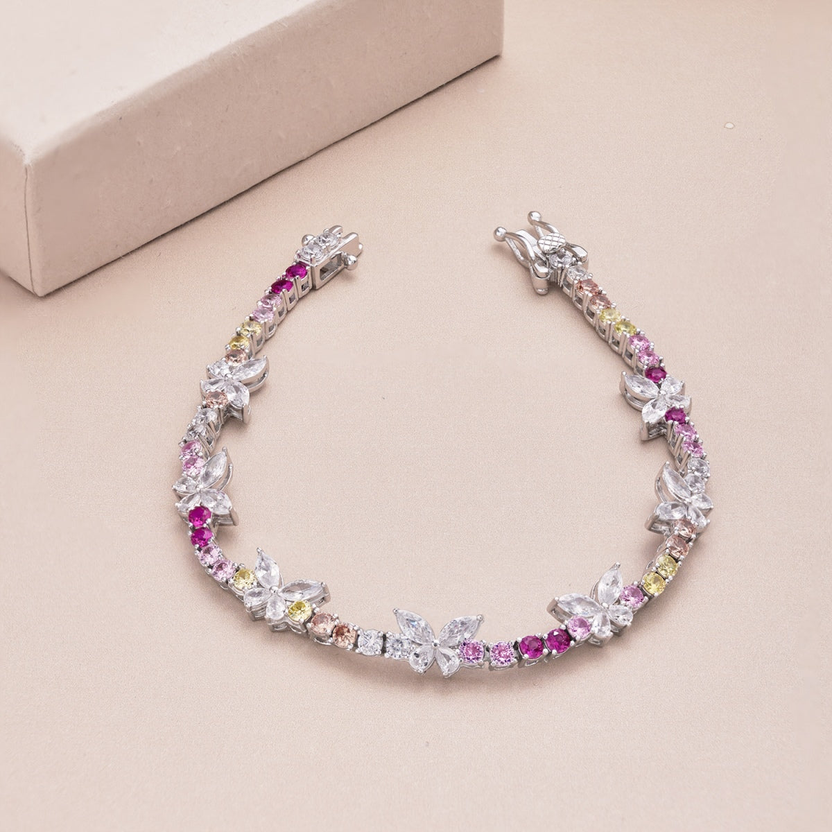 [LUXE]Ornate Colorful Butterfly Shape Round Cut Daily Bracelet