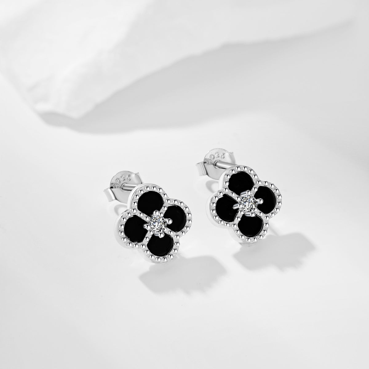 [LUXE]Four-Leaf Clover Flower Shape Exquisite Earrings