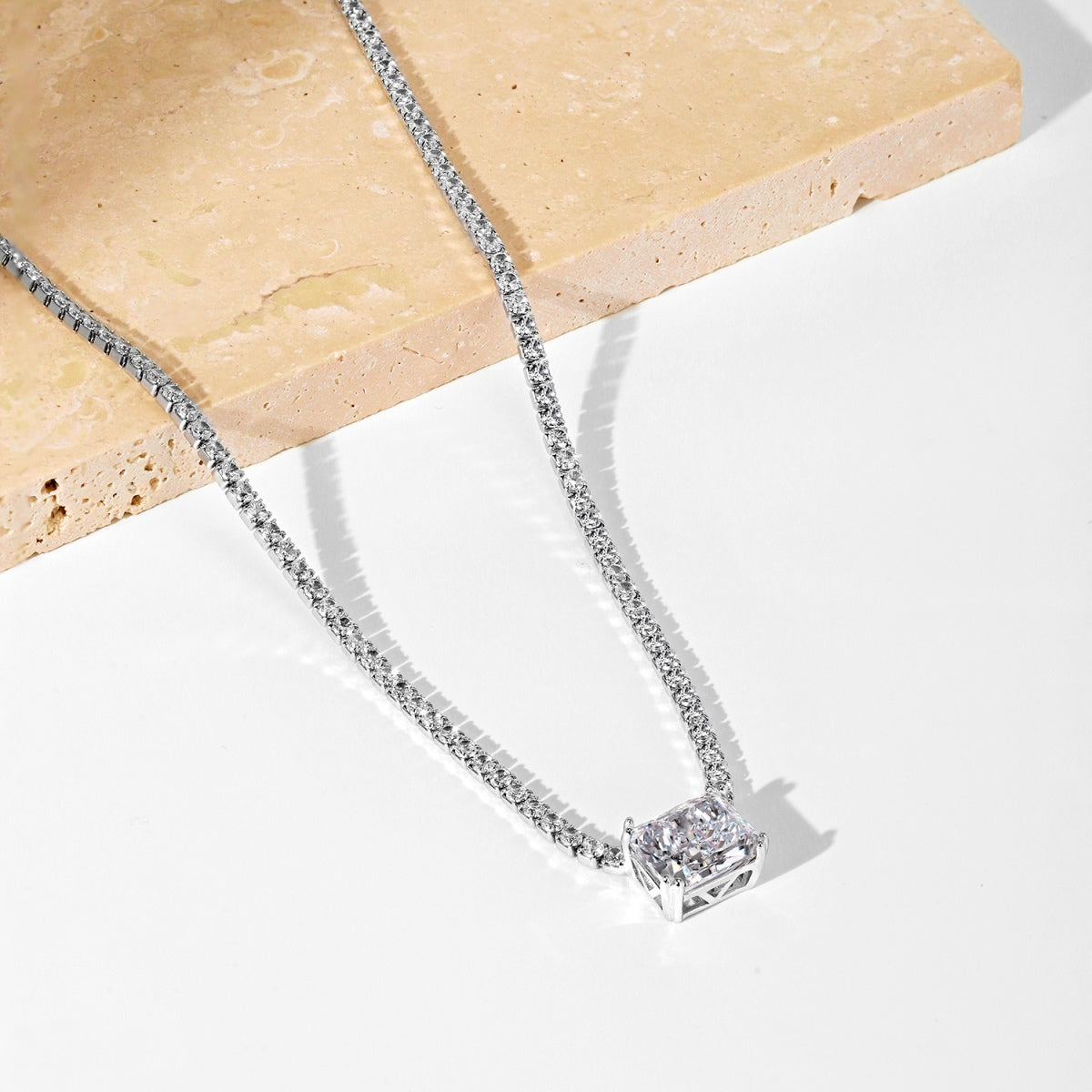 [LUXE]4.0 Carat Elegant Radiant Cut Necklace