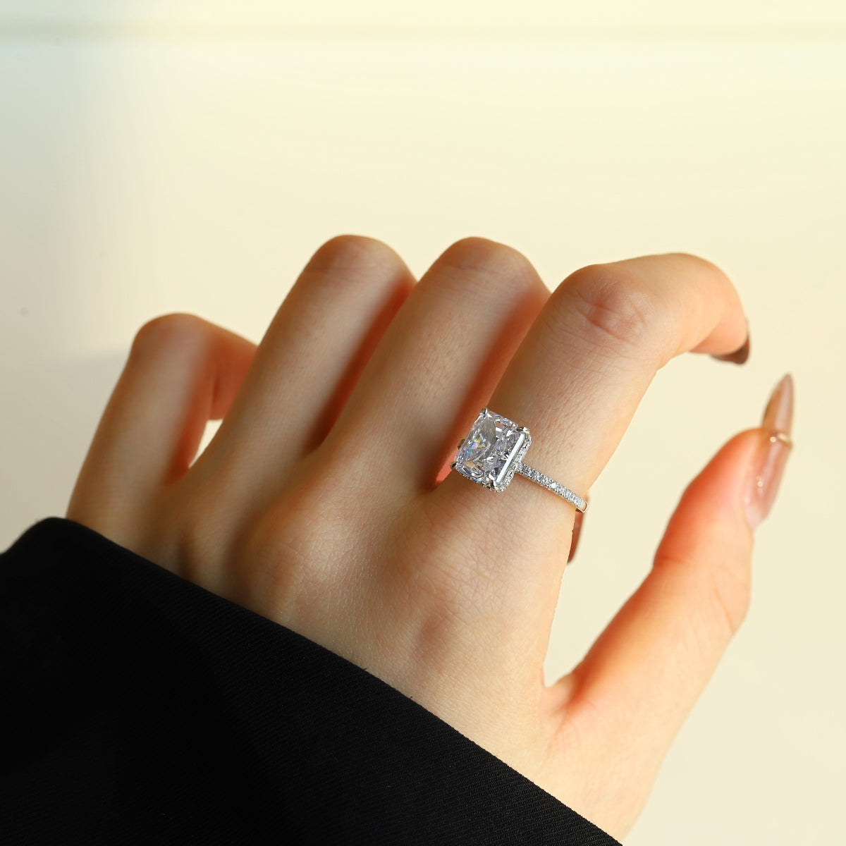 [LUXE]4.0 Carat Luxurious Engagement Ring