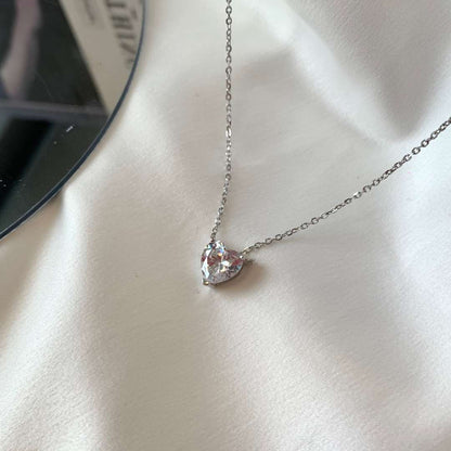 [LUXE]Heart Shape Main Stone Pendant Collarbone Necklace