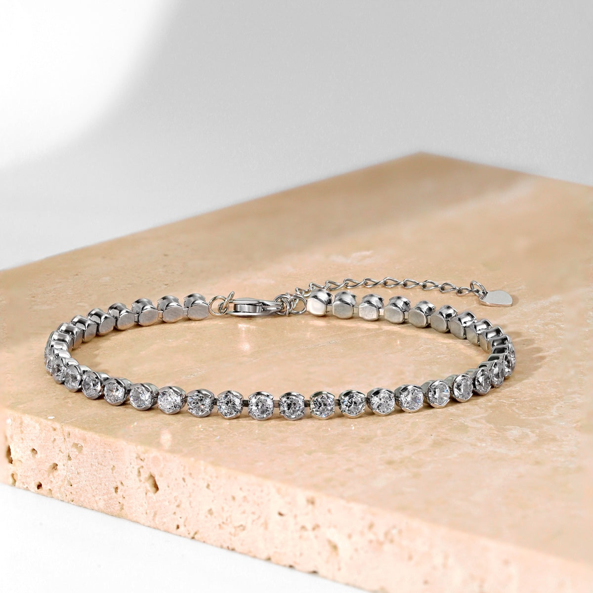 [LUXE]Ornate  Sparkling Round Cut Daily Bracelet