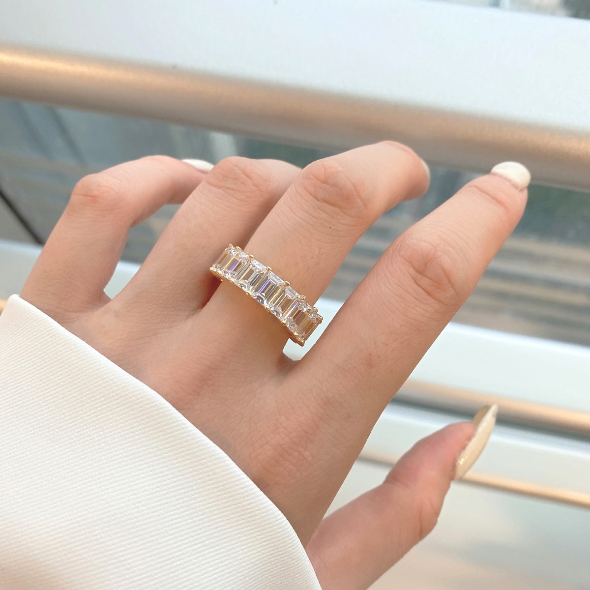 [LUXE]0.75 Carat Elegant Emerald Cut Tennis Ring