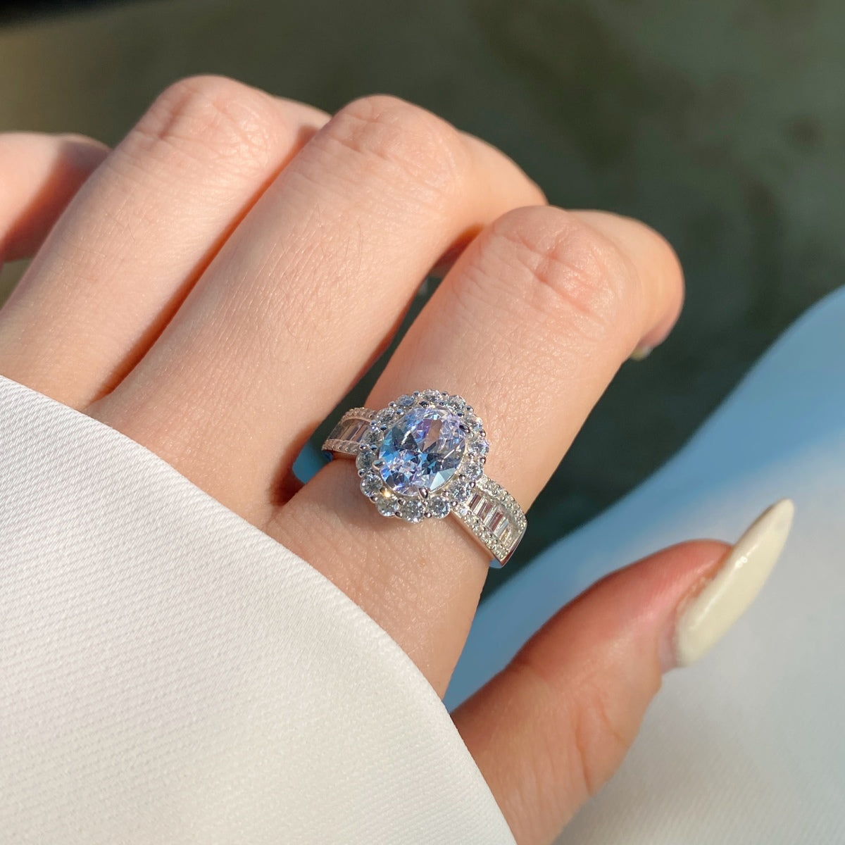 [LUXE]1.5 Carat Dazzling Charming Oval Cut Banquet Ring