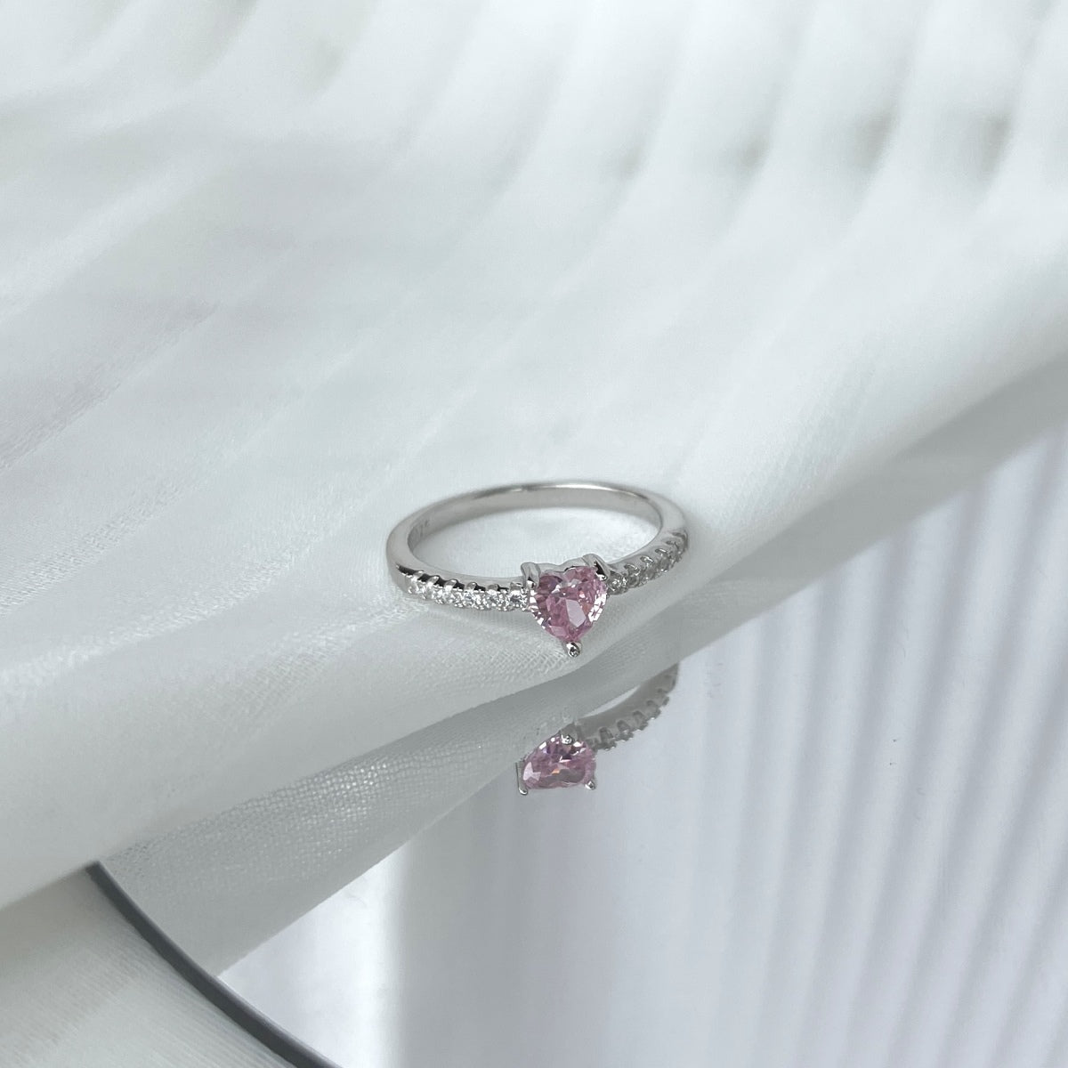 [LUXE]0.5 Carat CaratEternity Charming Heart Shape Lover Ring