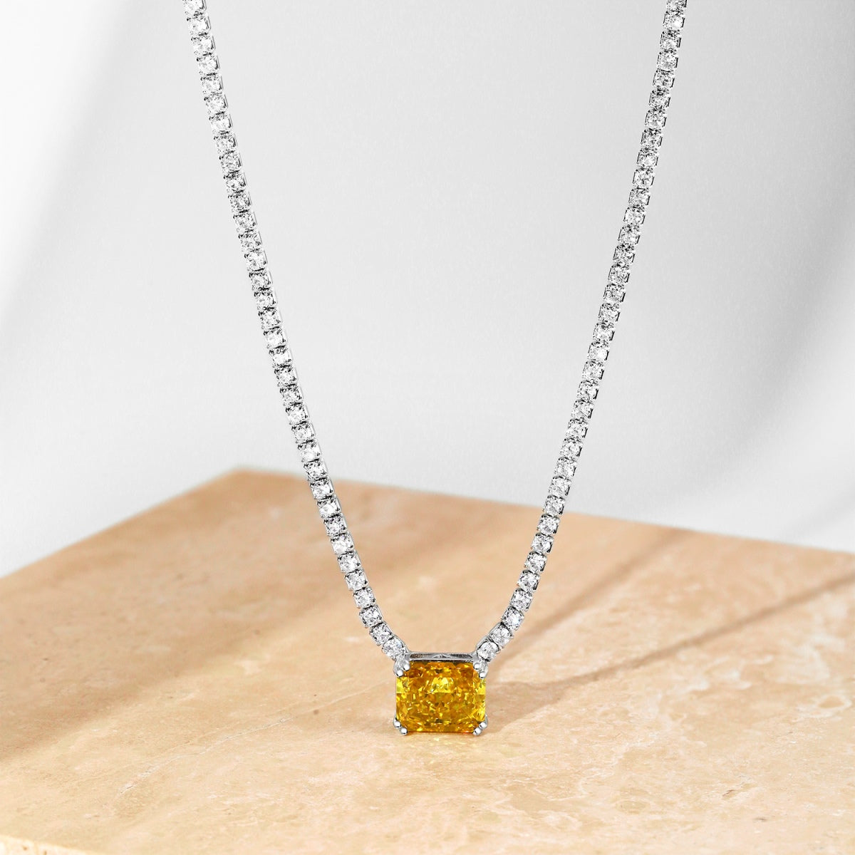 [LUXE]4.0 Carat Elegant Radiant Cut Necklace