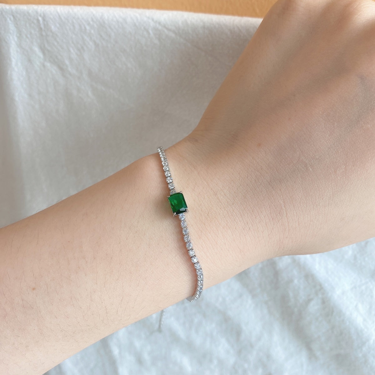 [LUXE]1.0 Carat Unique Emerald Cut Banquet Bracelet