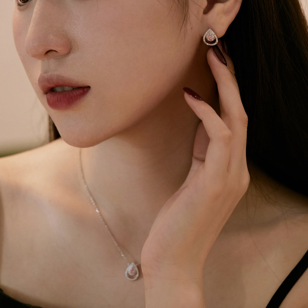 [LUXE]Sparkling Delicate Water Drop Shape Daily Earrings