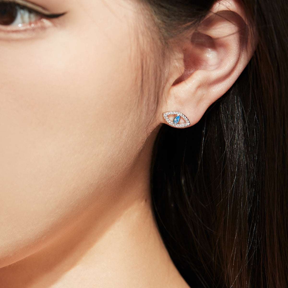 [LUXE]Blue Devil Eyes Hollow Stud Earrings