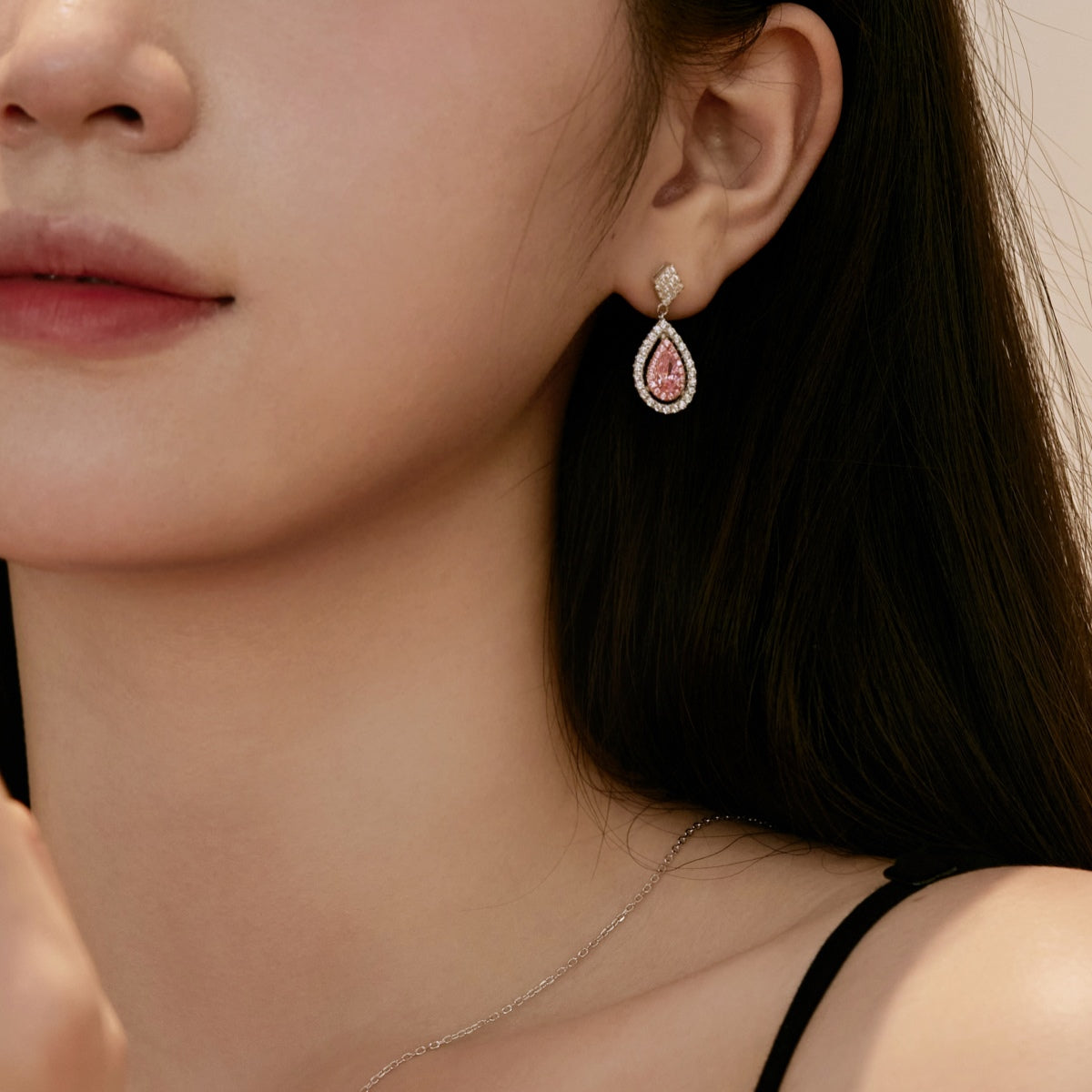 [LUXE]Ornate Delicate Water Drop Shape Banquet Earrings