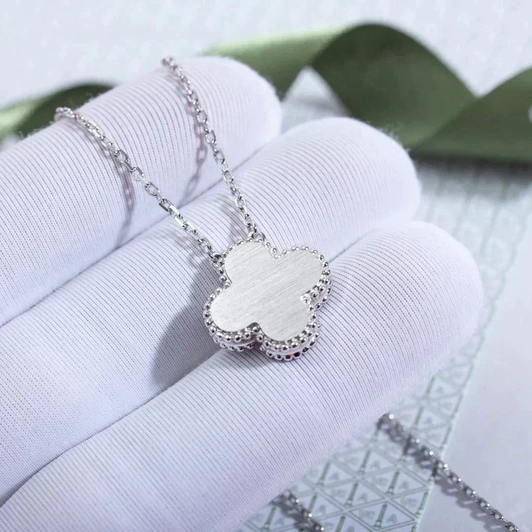 [LUXE] CLOVER  15MM DIAMOND LASER NECKLACE SILVER