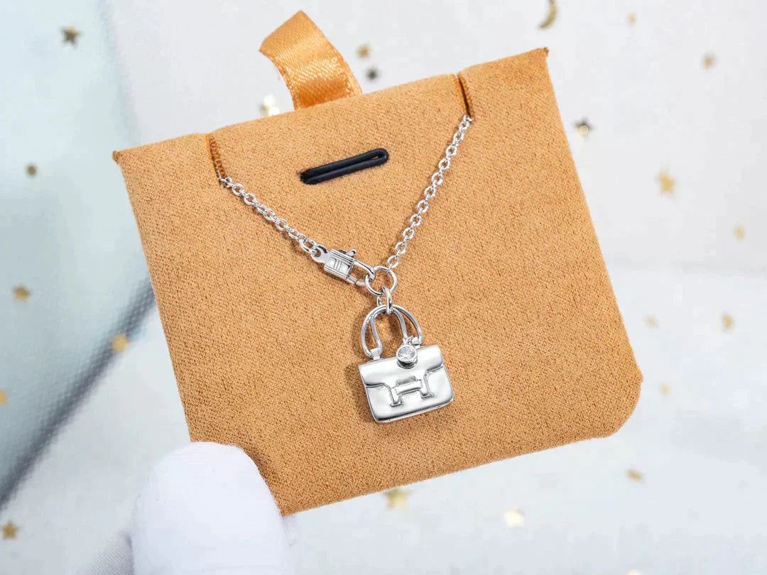 [LUXE]AMULETTE PEDANT SILVER NECKLACE