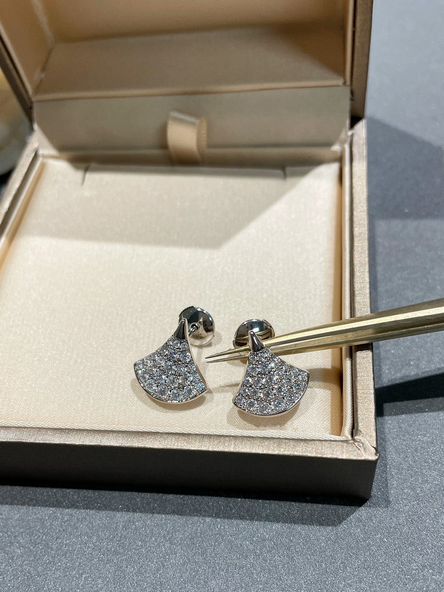 [LUXE]DREAM STUD EARRINGS DIAMOND