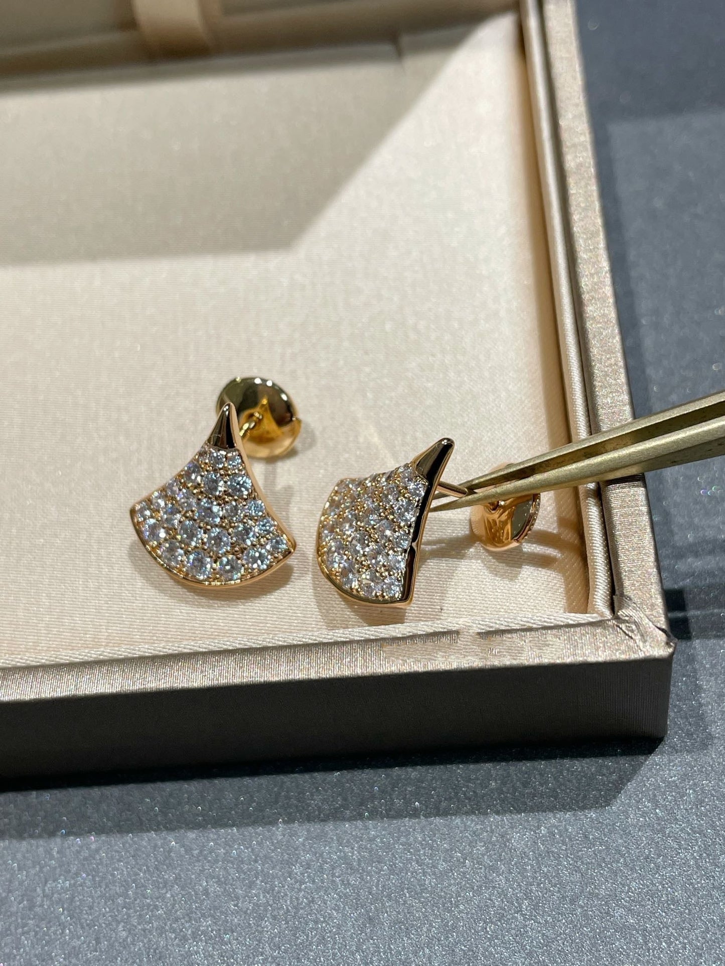 [LUXE]DREAM STUD EARRINGS DIAMOND