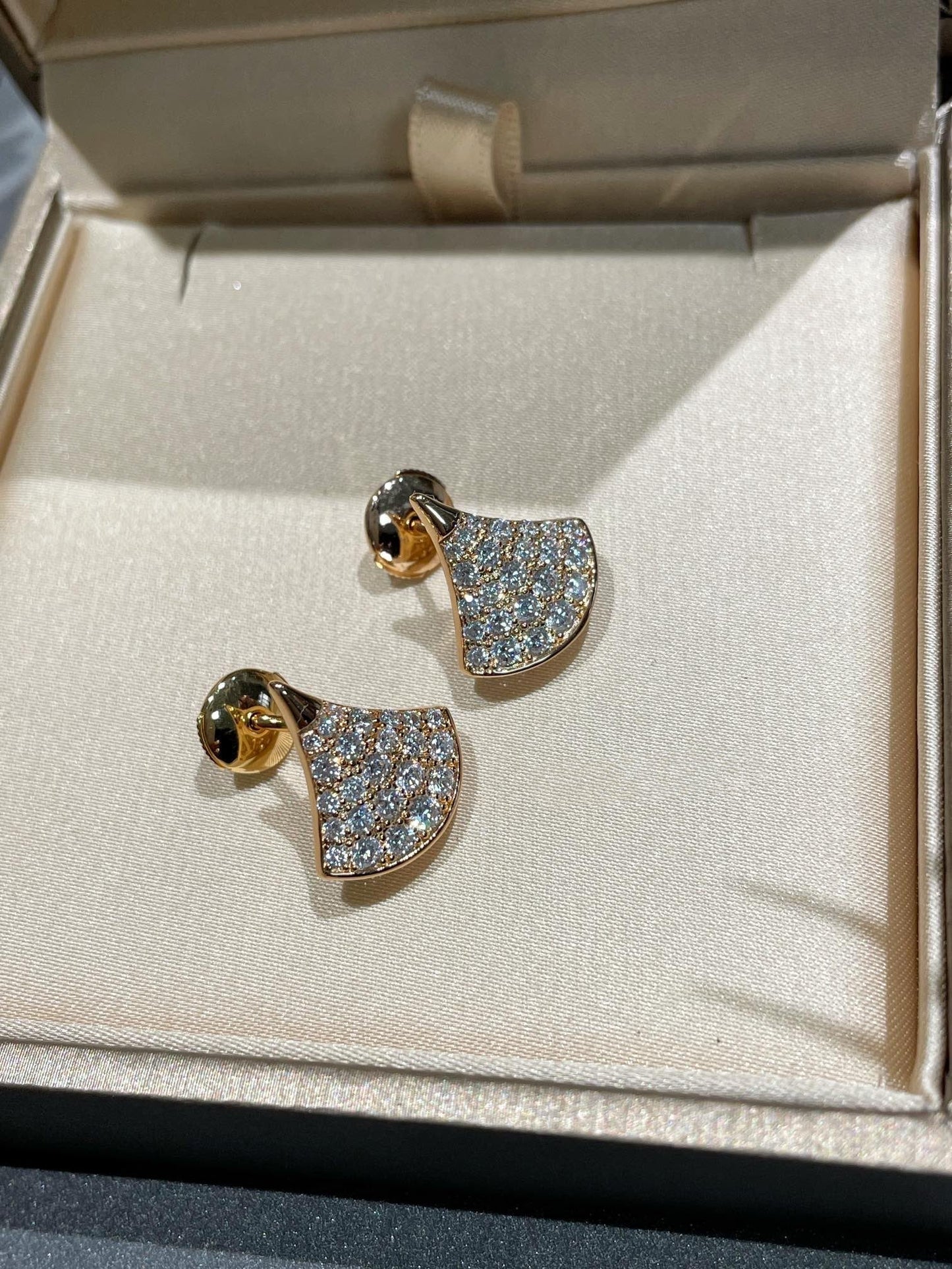 [LUXE]DREAM STUD EARRINGS DIAMOND