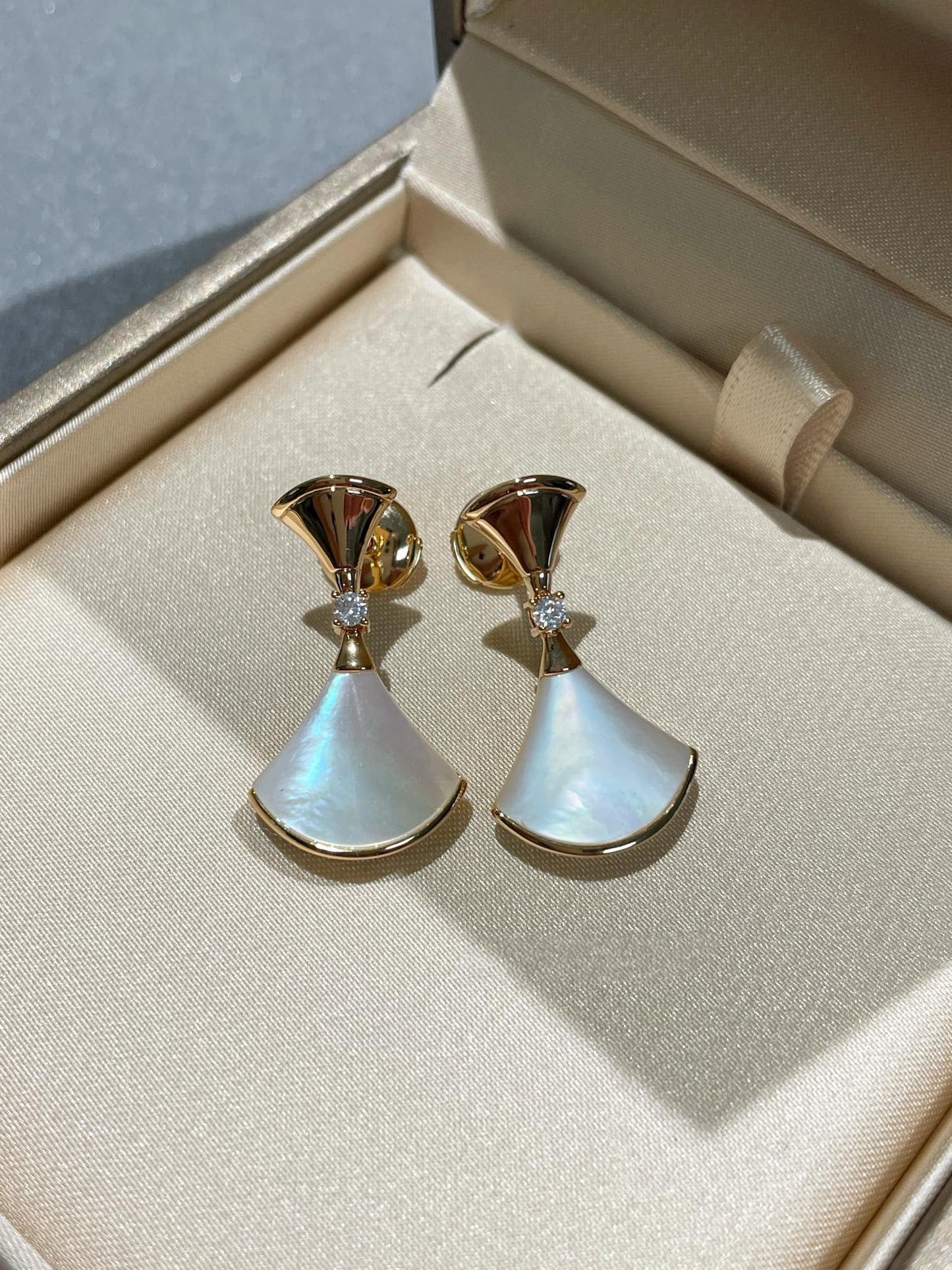 [LUXE]DREAM MOP 1 DIAMOND EARRINGS