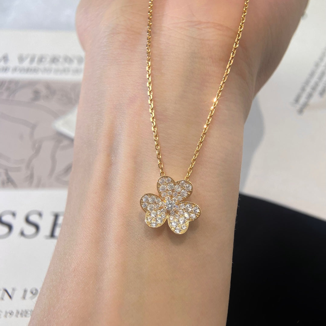 [LUXE] FLOWER DIAMOND NECKLACE