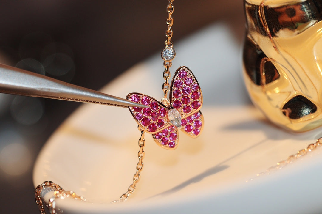 [LUXE] BUTTERFLY RED DIAMOND ROSE GOLD NECKLACE