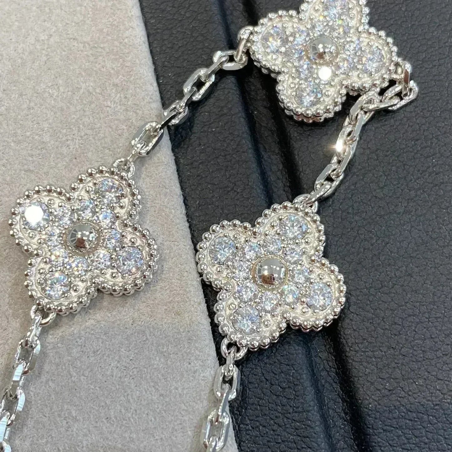 [LUXE] CLOVER 5 MOTIFS  DIAMOND BRACELET SILVER