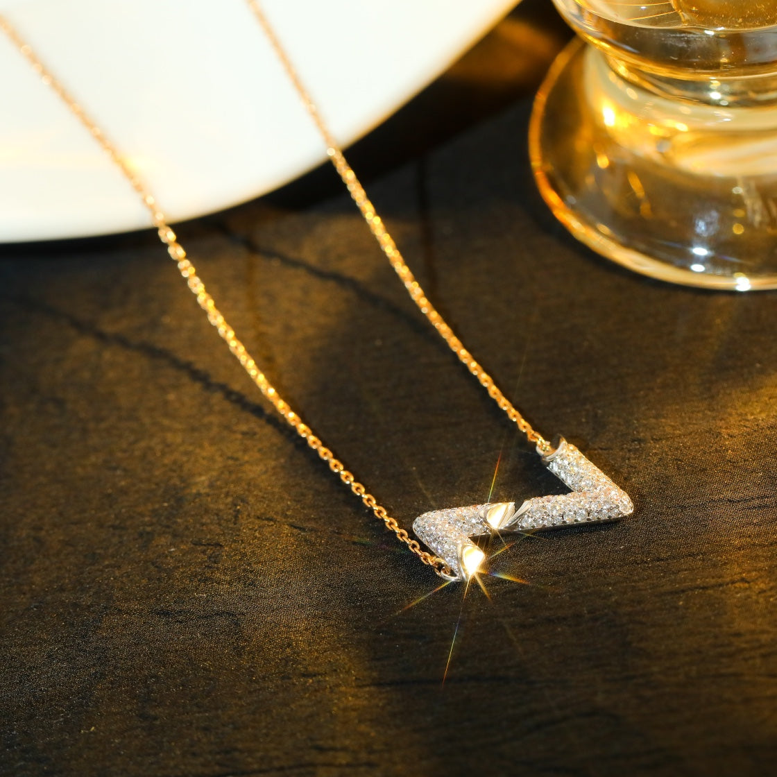 [LUXE]VOLT SILVER DIAMOND PEDANT NECKLACE