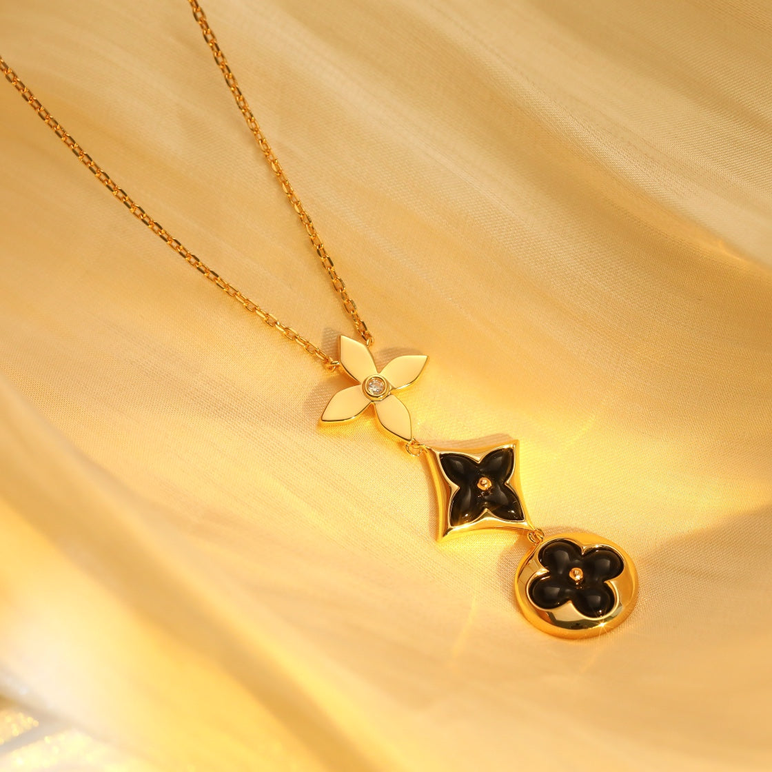 [LUXE]STAR AND SUN ONYX PINK GOLD NECKLACE