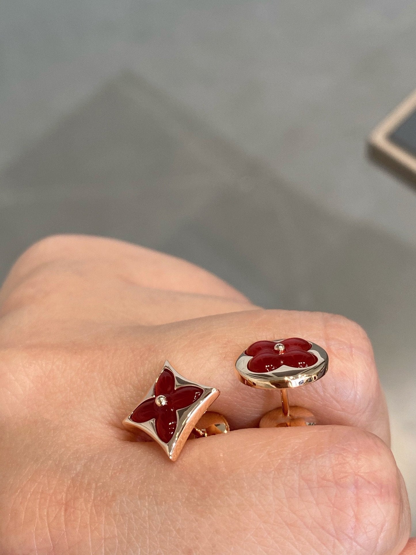 [LUXE]STAR AND SUN PINK GOLD CARNELIAN STUD EARRINGS