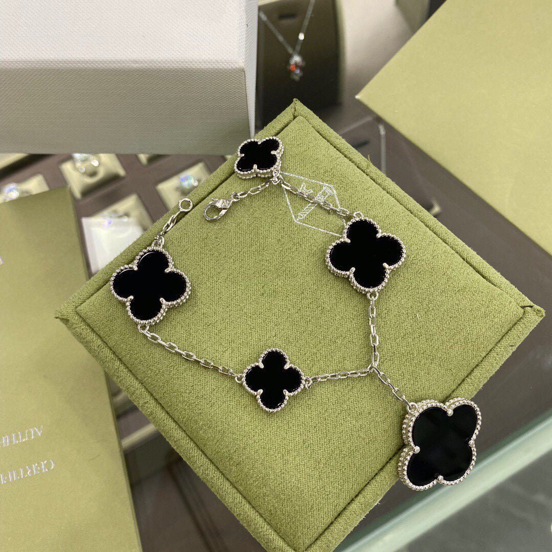 [LUXE] CLOVER 5 MOTIFS SIVLER ONYX BRACELET