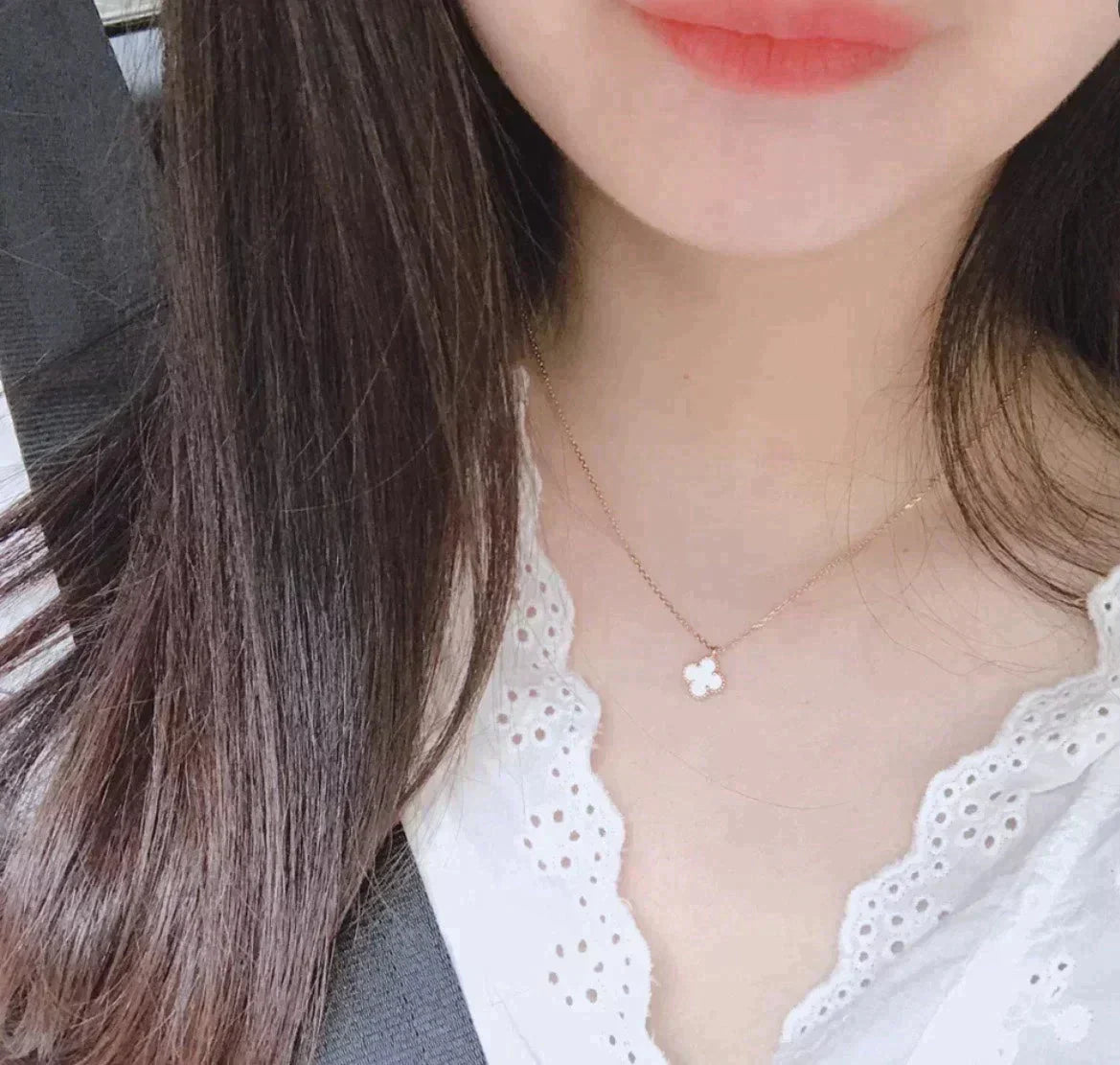 [LUXE] CLOVER MINI 9.5MM WHITE MOTHER-OF-PEARL NECKLACE