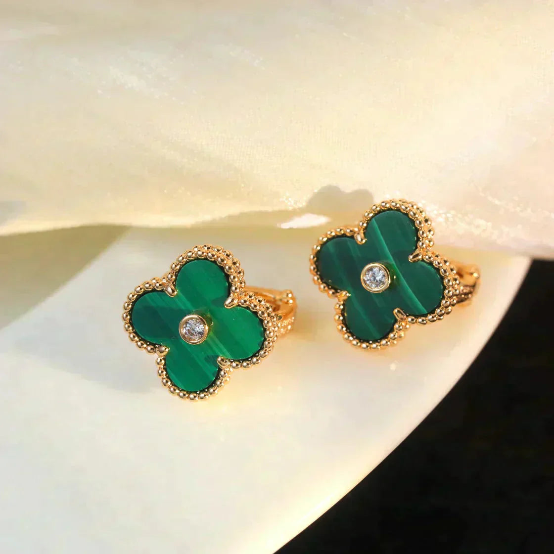 [LUXE] CLOVER MEDIUM 1 MOTIFS MALACHITE DIAMOND EARRINGS