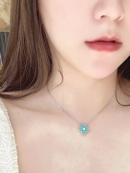 [LUXE] CLOVER 1 DIAMOND LIGHT BLUE SILVER NECKLACE