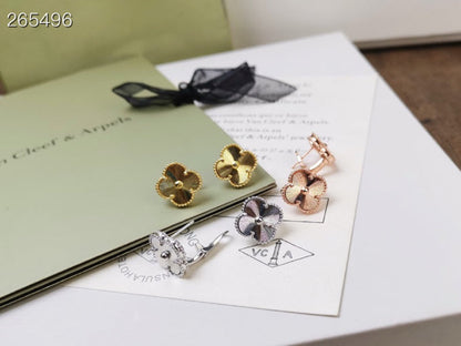 [LUXE] CLOVER MEDIUM STUD EARRINGS