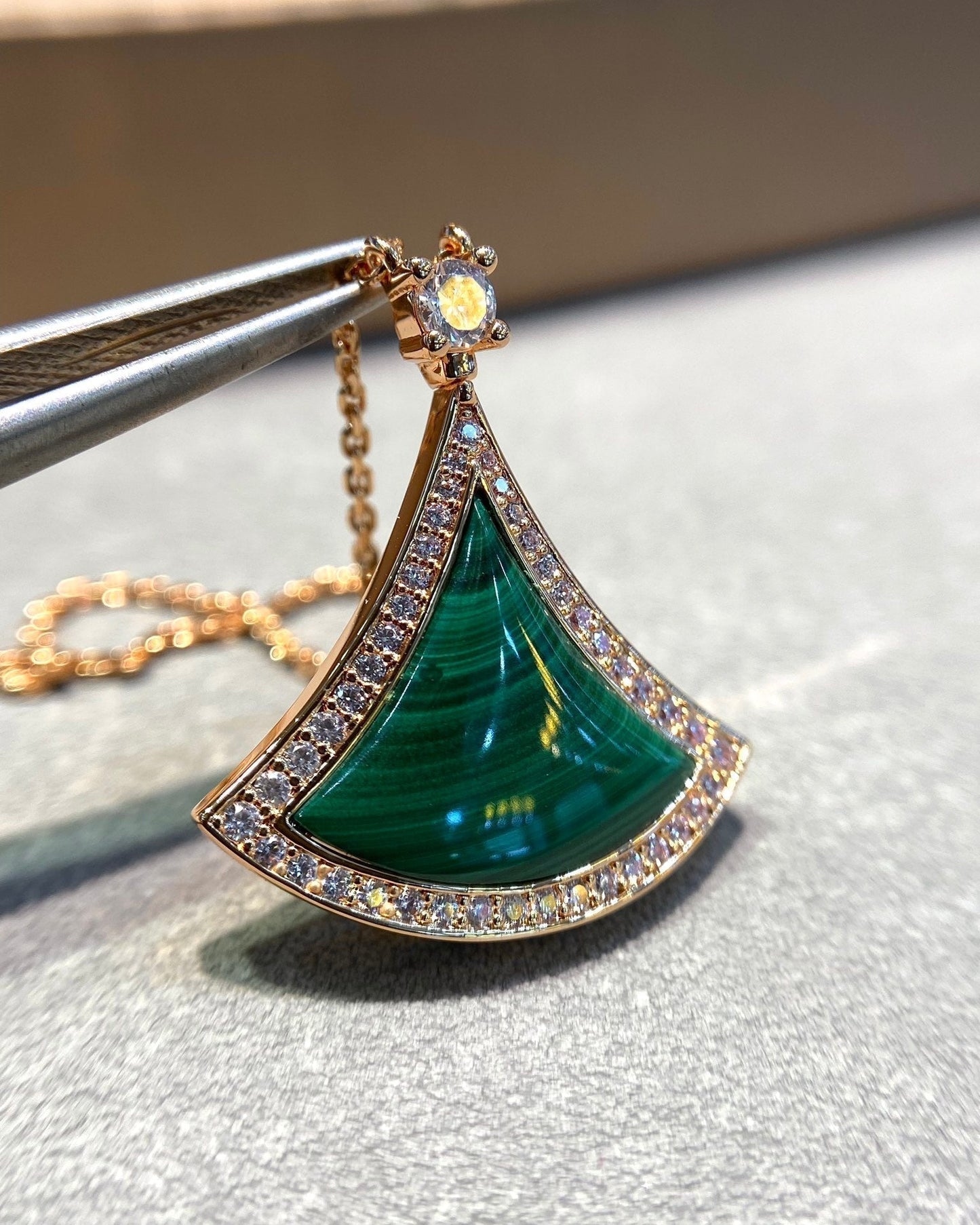 [LUXE]DREAM MALACHITE DIAMOND PAVED PINK GOLD NECKLACE