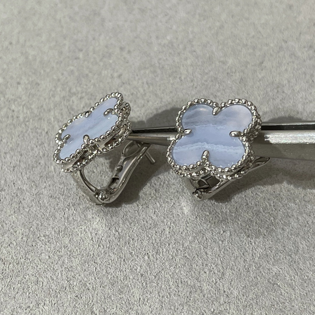 [LUXE] CLOVER CHALCEDONY SILVER STUD EARRINGS