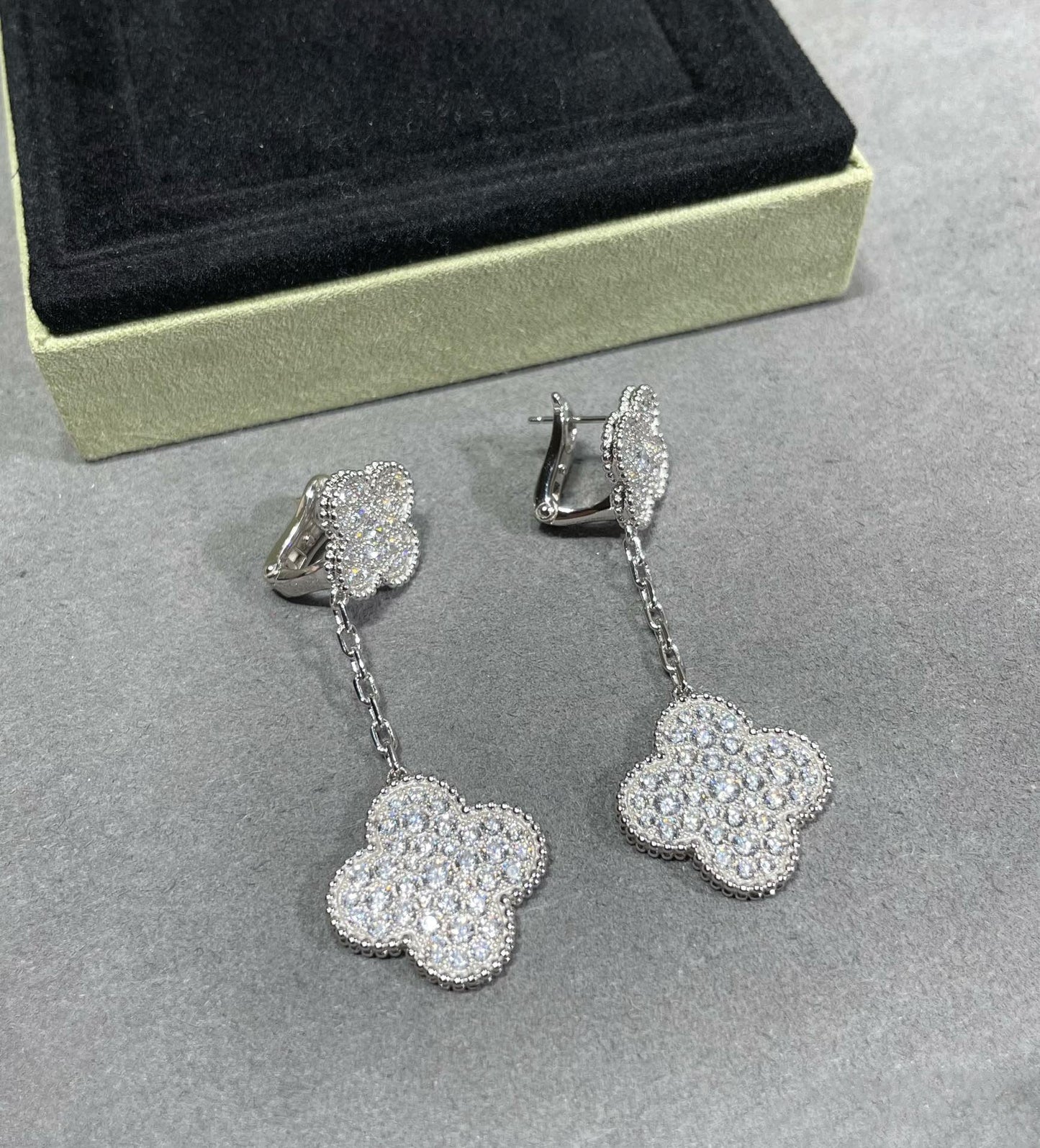 [LUXE] CLOVER 2 MOTIFS DIAMOND PAVED SILVER EARRINGS