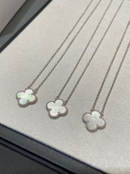 [LUXE] CLOVER MEDIUM SILVER WHITE MOP NECKLACE