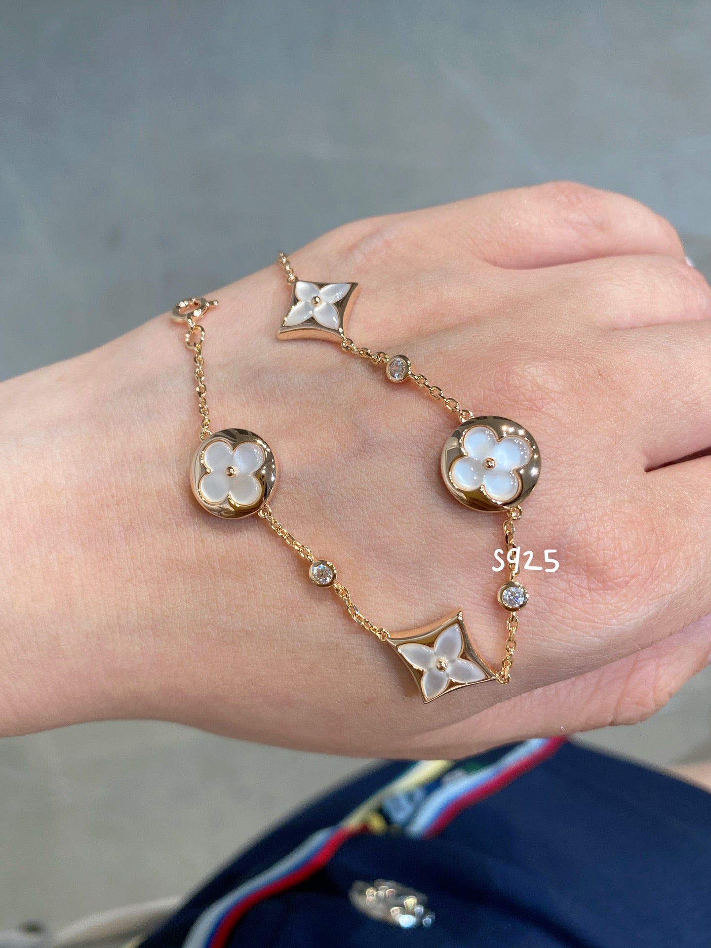 [LUXE]STAR AND SUN 4 MOTIF WHITE MOP PINK GOLD BRACELET