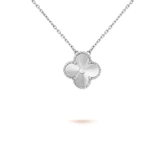 [LUXE] CLOVER  15MM DIAMOND LASER NECKLACE SILVER