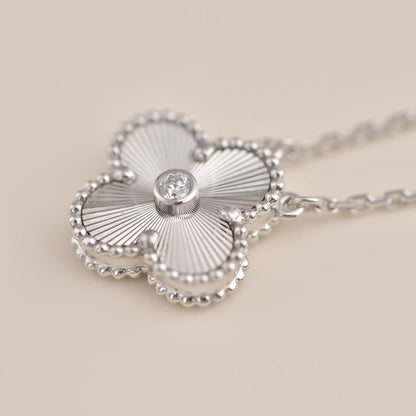 [LUXE] CLOVER  15MM DIAMOND LASER NECKLACE SILVER