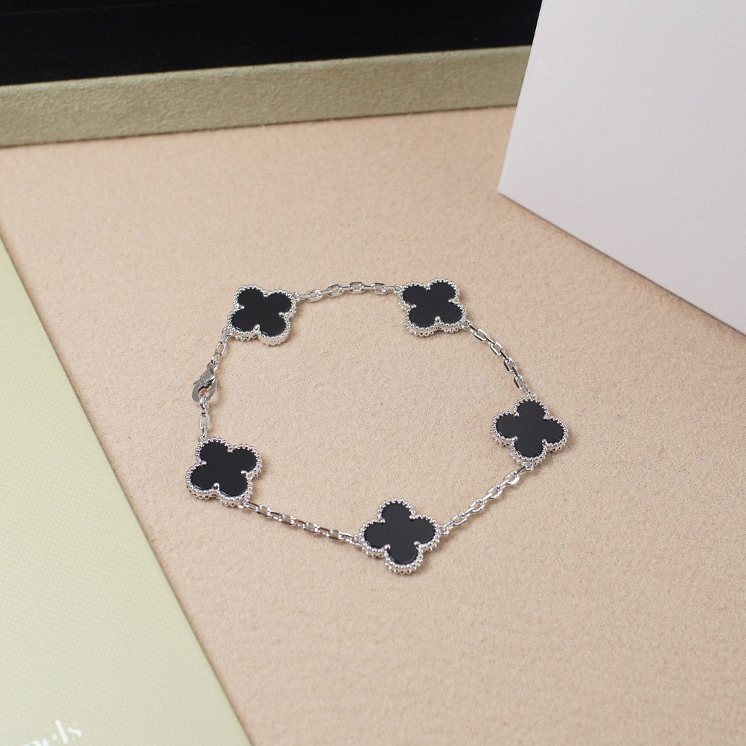 [LUXE] CLOVER 5 MOTIF ONYXS  BRACELET SILVER