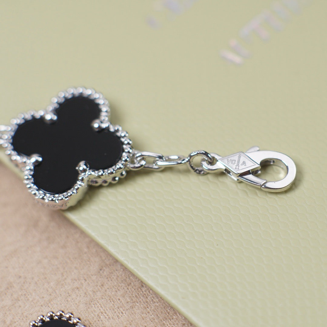 [LUXE] CLOVER 5 MOTIF ONYXS  BRACELET SILVER