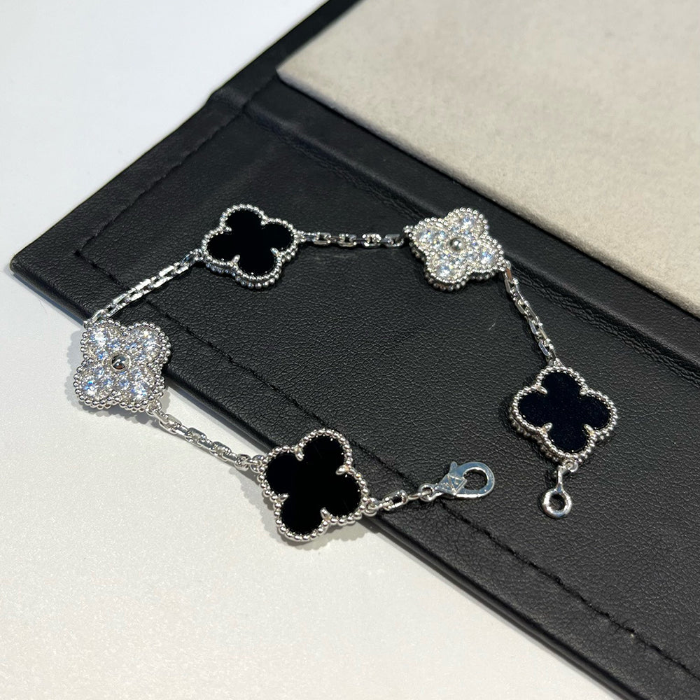 [LUXE] CLOVER 5 MOTIF ONYXS DIAMOND BRACELET SILVER