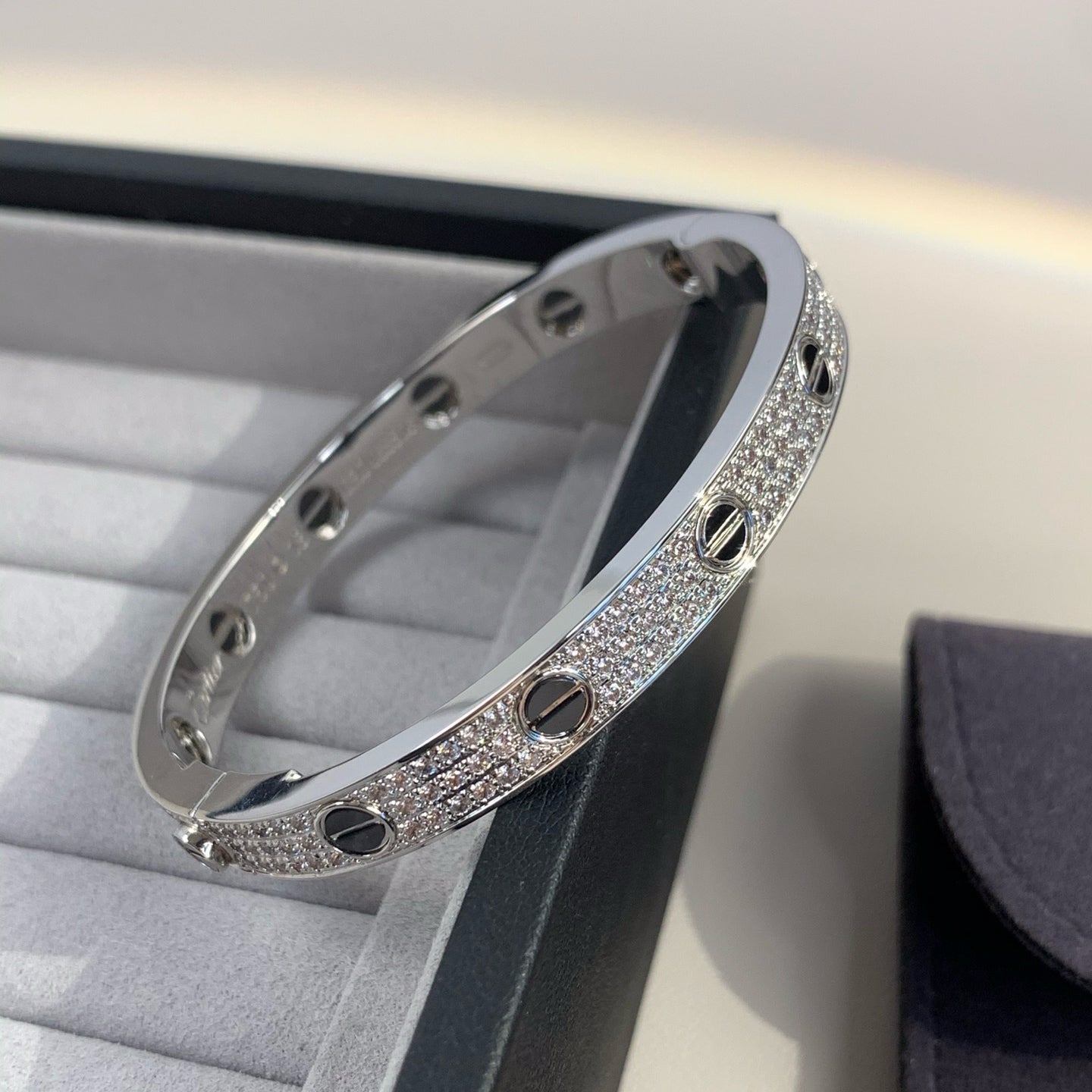 [LUXE]LOVE BRACELET 6.1MM DIAMOND-PAVED CERAMIC