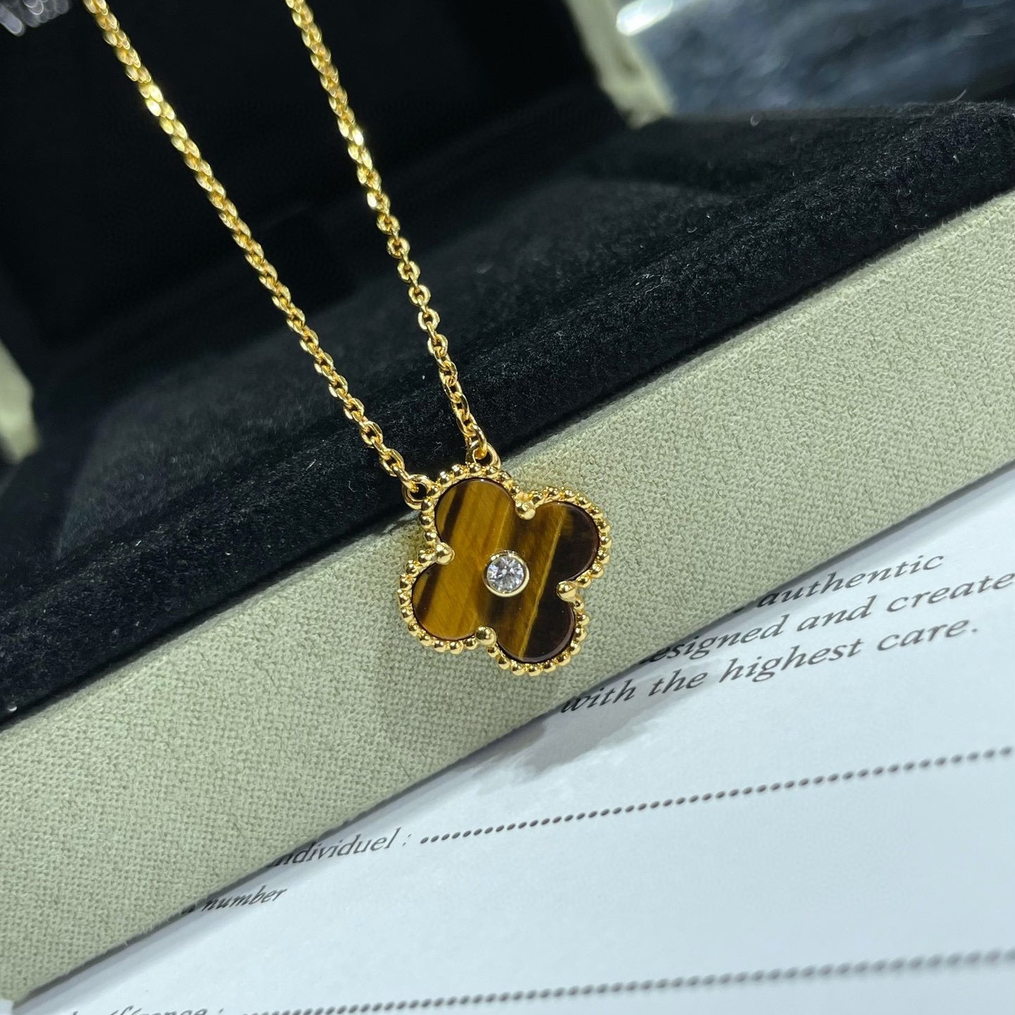 [LUXE] CLOVER 15MM DIAMOND AND YELLOW TIGER'S EYE AGATE necklace