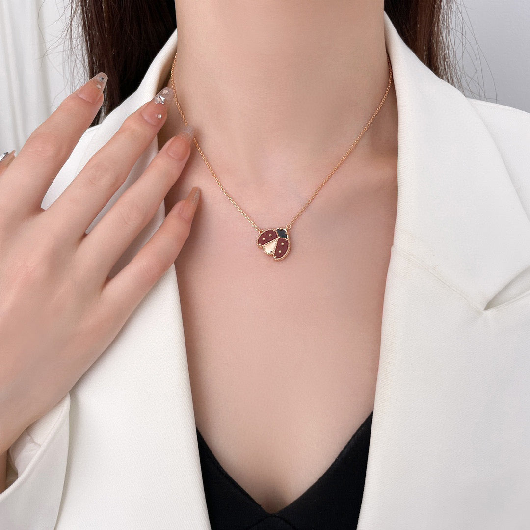 [LUXE] LUCKY  CARNELIANS LADYBUG NECKLACE