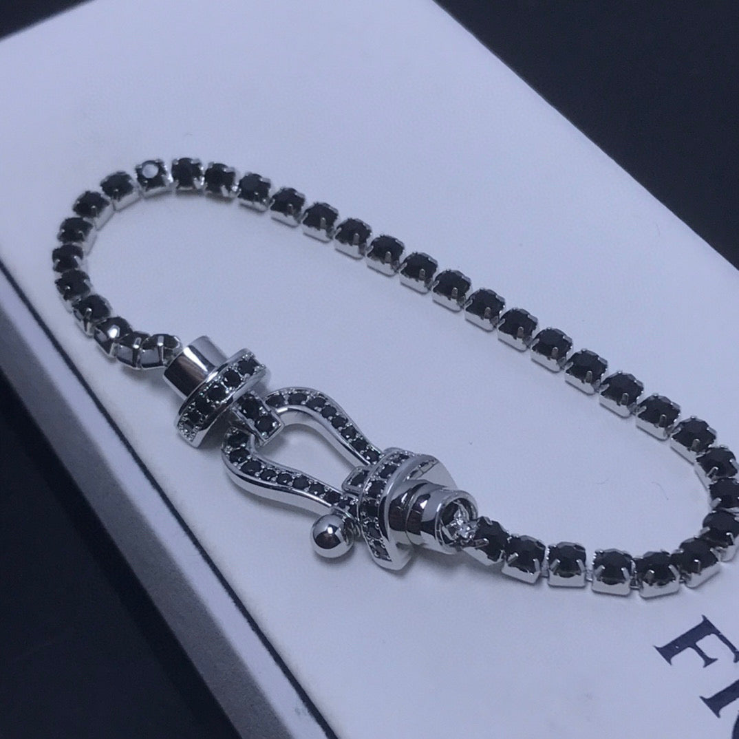 [LUXE]FORCE  LARGE HORSESHOE FULL DIAMOND TENNIS BRACELET