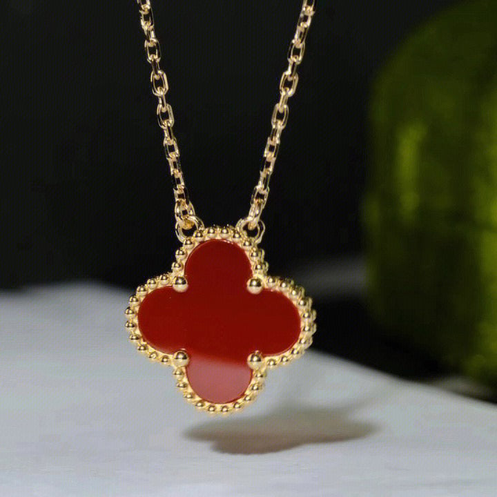 [LUXE] CLOVER 15MM CARNELIAN SINGLE FLOWER NECKLACE