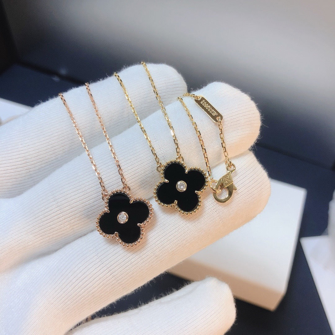 [LUXE] CLOVER 15MM DIAMOND ONYX NECKLACE